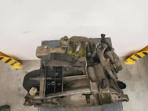 C832BA - B 2.0 8V XU10J2/ BVM MLGU/ 20UM07 20UMK7/ 1000+1400/